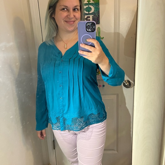 BEAUTIFUL AWESOME LITTLE TOP STUNNING TURQUOISE V NECK BUTTON DOWN EUC DETAILS M - Picture 2 of 15